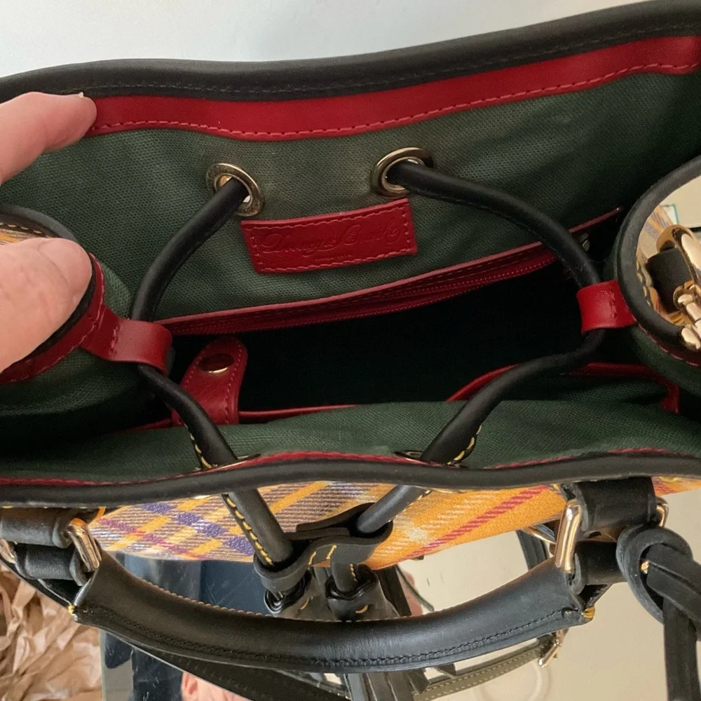 VTG Dooney & Bourke Tartan Collection Victoria Yellow Bucket Crossbody Like New - Picture 4 of 9